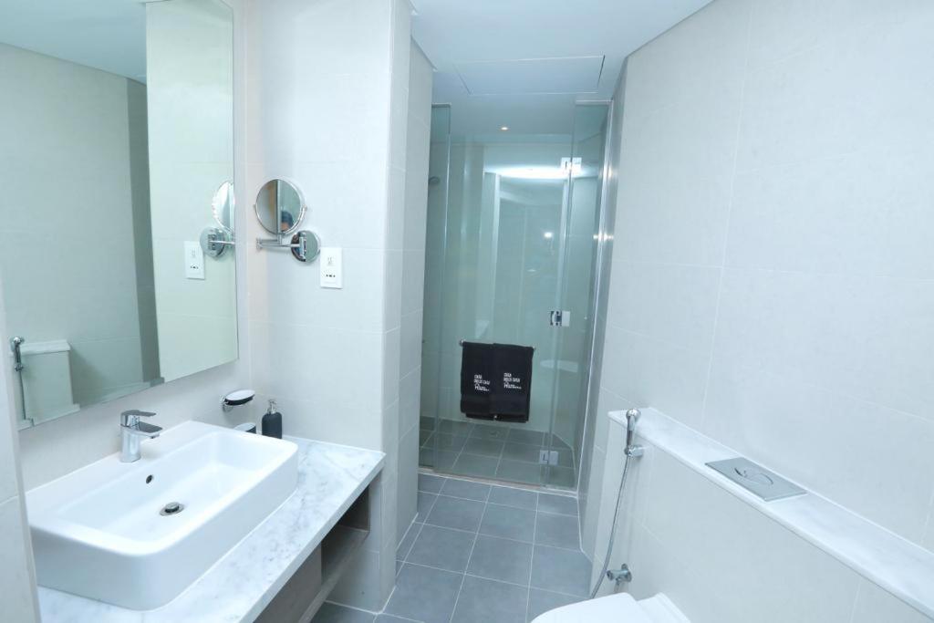 Damac Maison Prive Deluxe Studio With Burj-Khalifa View 迪拜 外观 照片